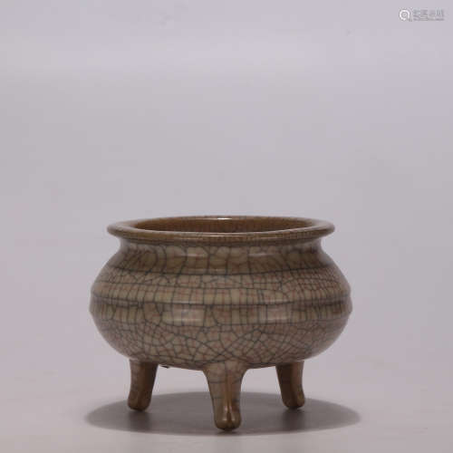 A Chinese Ge Kiln Glazed Porcelain Three-legged Incense Burner