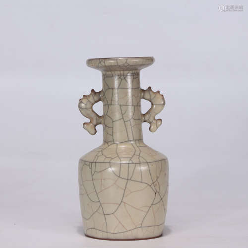 A Chinese Ge Kiln Double Ears Porcelain Vase
