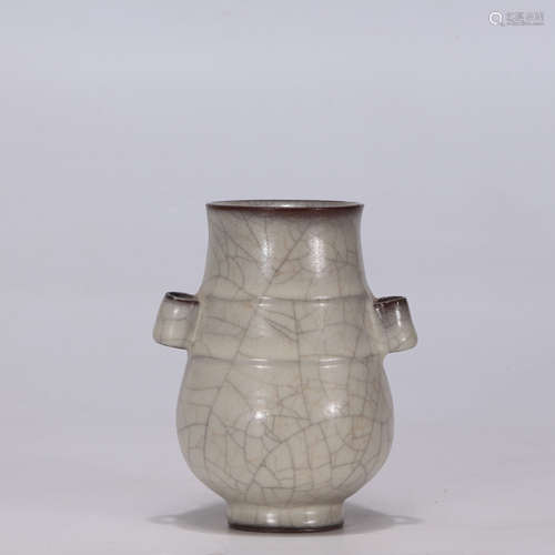 A Chinese Ge Kiln Porcelain Vase