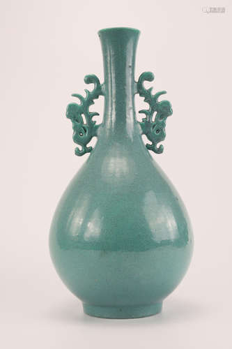 A Chinese Glazed Porcelain Vase with Double Ears