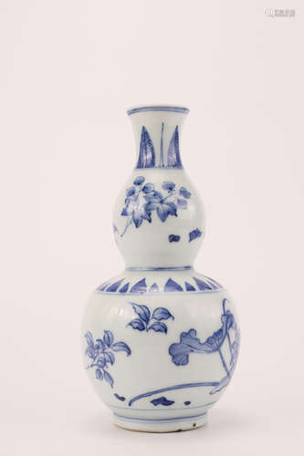 A Chinese Blue and White Porcelain Gourd-shaped Vase