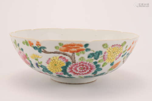 A Chinese Floral Famille Rose Porcelain Bowl