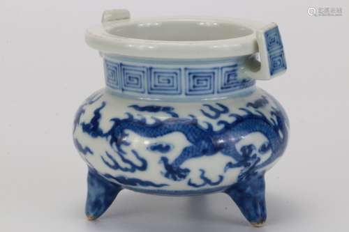 A Chinese Dragon Pattern Blue and White Porcelain Incense Burner