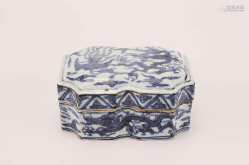 A Chinese Blue and White Porcelain Square Box with Cover