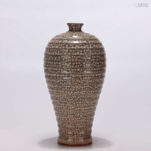 A Chinese Ge Kiln Glazed Porcelian Pulm Vase