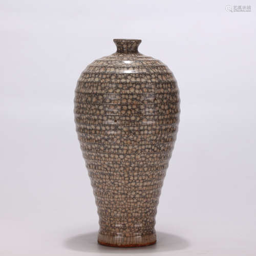 A Chinese Ge Kiln Glazed Porcelian Pulm Vase