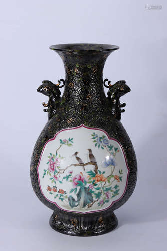 A Chinese Famille Rose Porcelain Vase