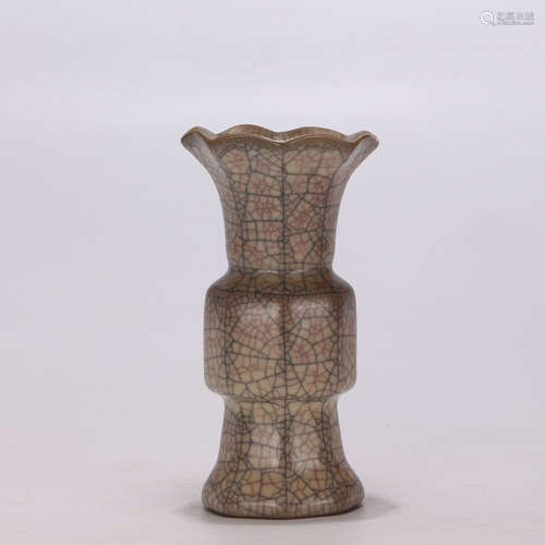 A Chinese Ge Kiln Glazed Porcelain Flower Vase 