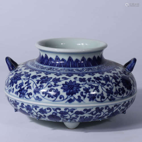 A Chinese Blue and White Porcelain Jar with Double Ears