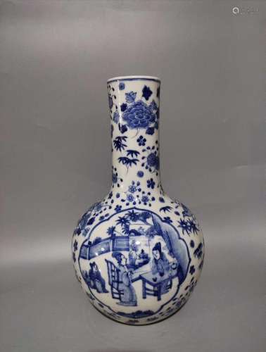 A Chinese Blue and White Porcelain Ball Shape Vase