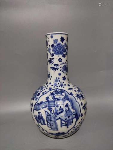 A Chinese Blue and White Porcelain Ball Shape Vase