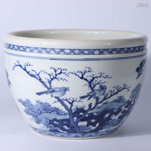 A Chinese Blue and White Porcelain Tank