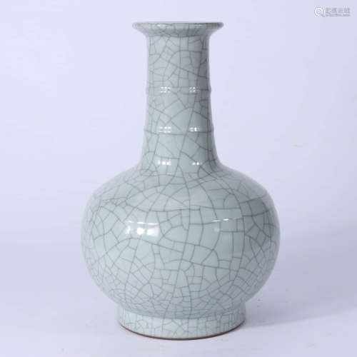 A Chinese Ge Kiln Porcelain Flask