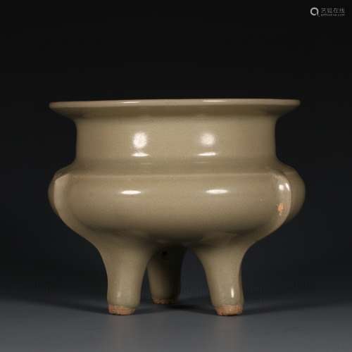 A Chinese Yellow Glazed Porcelain Censer