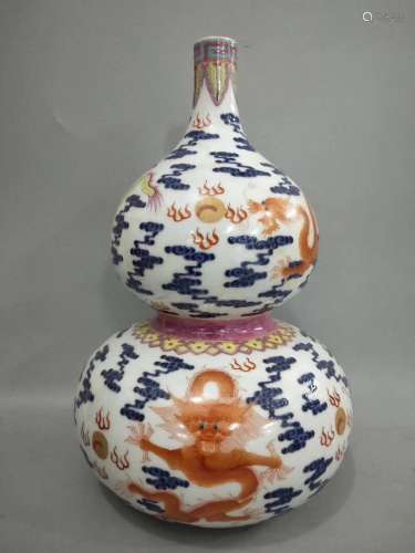 A Chinese Famille Rose Porcelain Gourd-shaped Vase