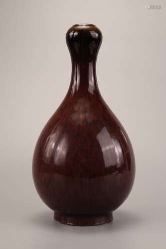 A Chinese Porcelain Galic-mouthed Vase