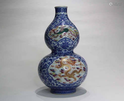 A Chinese Blue and White Porcelain Gourd-shaped Vase