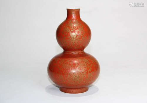 A Chinese Gilt Red Ground Porcelain Gourd-shaped Vase