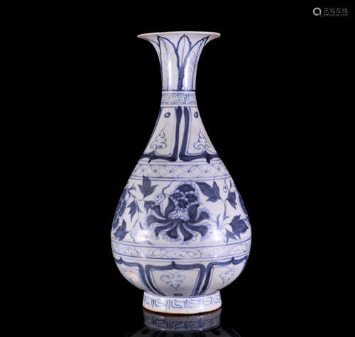 A Chinese Blue and White Porcelain Yuhuchunping