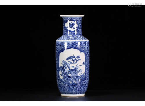 A Chinese Blue and White Porcelain Vase