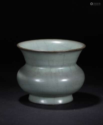 A Chinese Porcelain Vessel
