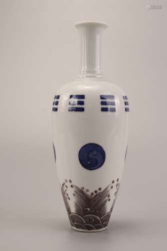 A Chinese Blue and White Porcelain Vase