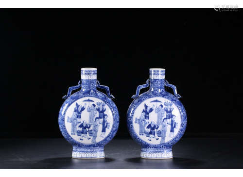 A Pair of Chinese Blue and White Porcelain Flasks