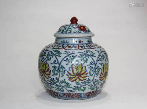 A Chinese Multicolored Porcelain Covered Jar