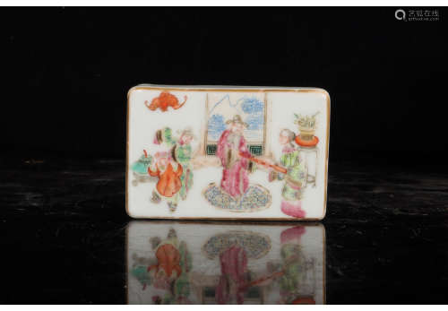 A Chinese Famille Rose Porcelain Paperweight