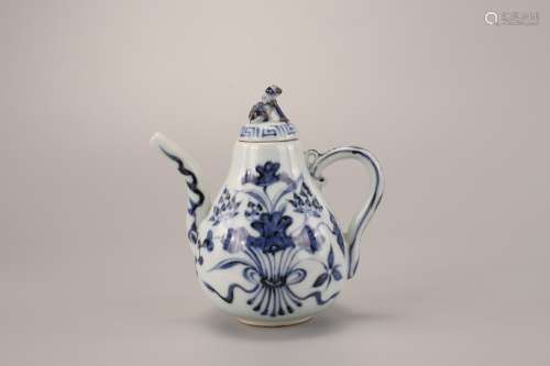 A Chinese Blue and White Porcelain Ewer