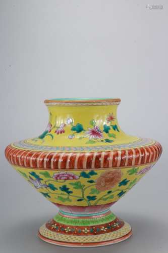 A Chinese Famille Rose Porcelain Vessel