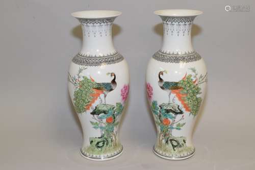 Pr. of 1970-80s Chinese Famille Rose Vases