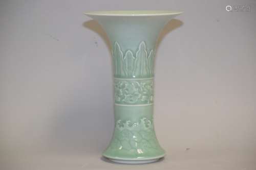 Qianlong Mark Chinese Pea Glaze Relief Gu Vase