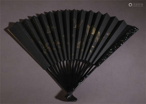 A CHINESE PAINTING GOLE PAINTED FAN OF BUTTERFLY PLAYING