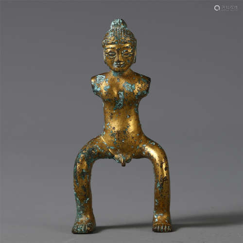 AN ANCIENT CHINESE GILT BRONZE TABLE ITEM