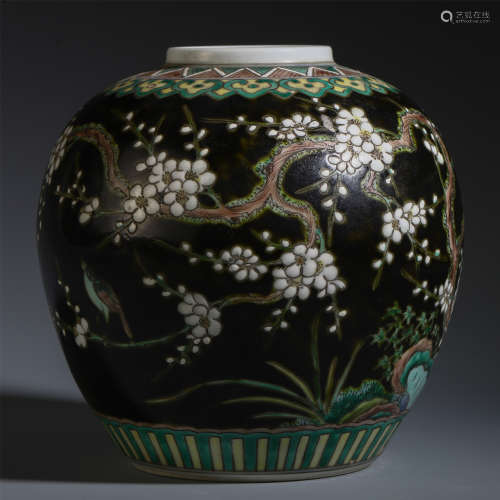 A SMALL CHINESE PORCELAIN FLOWER AND BIRD JAR