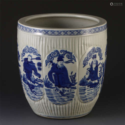 A SMALL CHINESE BLUE AND WHITE PORCELAIN FIGURES JAR