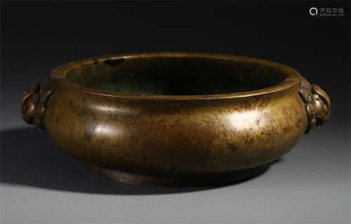 CHINESE BRONZE CARVED DOUBLE HANDLE BEAST CENSER