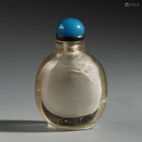 A SMALL CHINESE CRYSTAL CARVED SNUFF BOTTLE