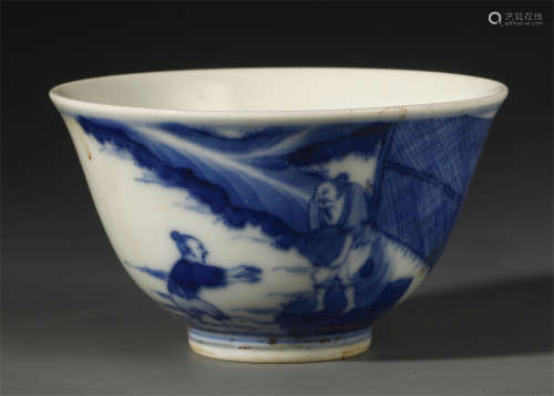 CHINESE BLUE AND WHITE PORCELAIN FLGURES CUP