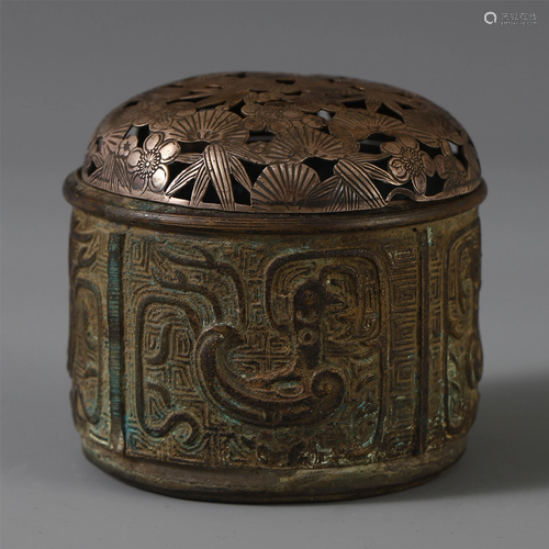 A CHINESE ANCIENT BRONZE CARVE…