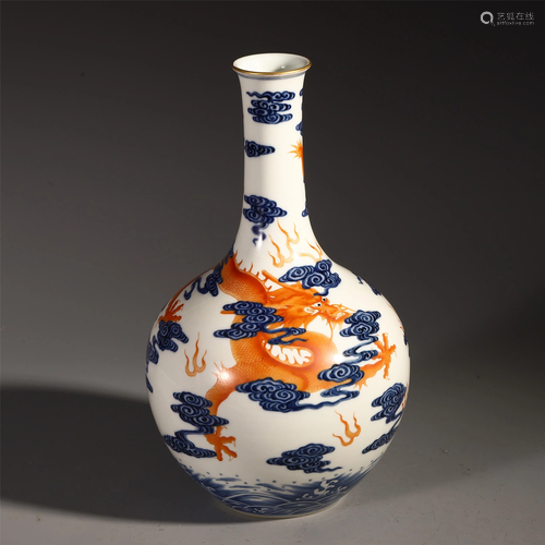 A CHINESE PORCELAIN GOLE PAINTE…