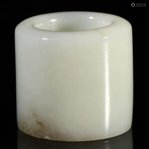 AN ANCIENT CHINESE WHITE JADE AR…