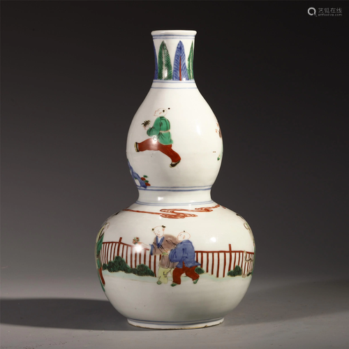 A CHINESE PORCELAIN FAMILLE ROSE…