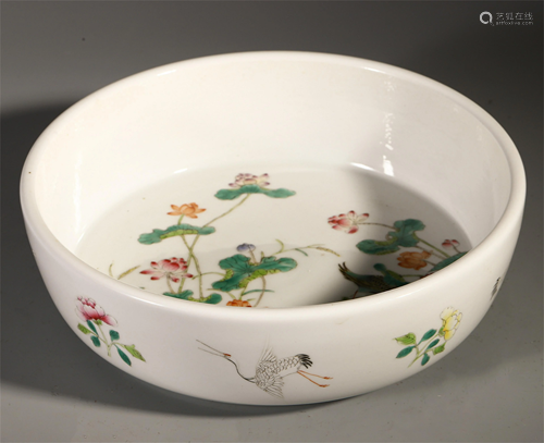 A CHINESE PORCELAIN FAMILLE ROSE…