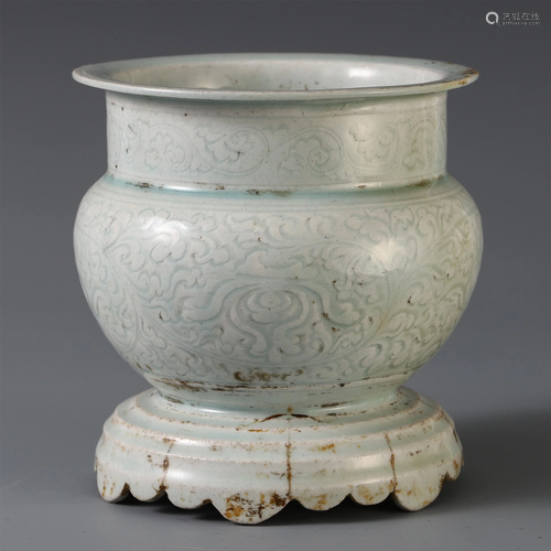 A SMALL CHINESE ANCIENT PORCELAIN CEL…