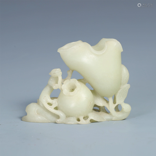 A FINELY CHINESE WHITE CARVED JADE OPE…