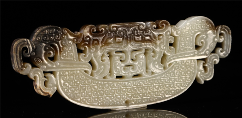 AN ANCIENT CHINESE CARVED JADE O…