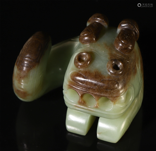 AN ANCIENT CHINESE JADE CARVED B…