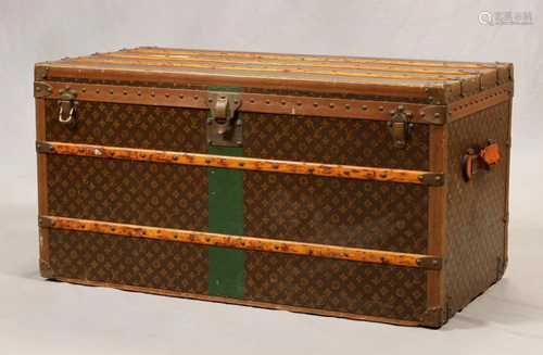 VINTAGE LOUIS VUITTON COURIER TRUN…